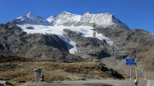 Bernina Pass 2.330m mit Piz Arlas (3.440m)